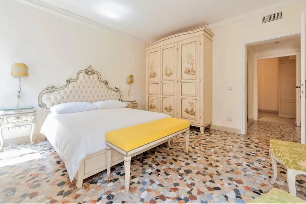 Ca' San Marco, Literally 20 Meters From San Marco Square! Venice Apartment