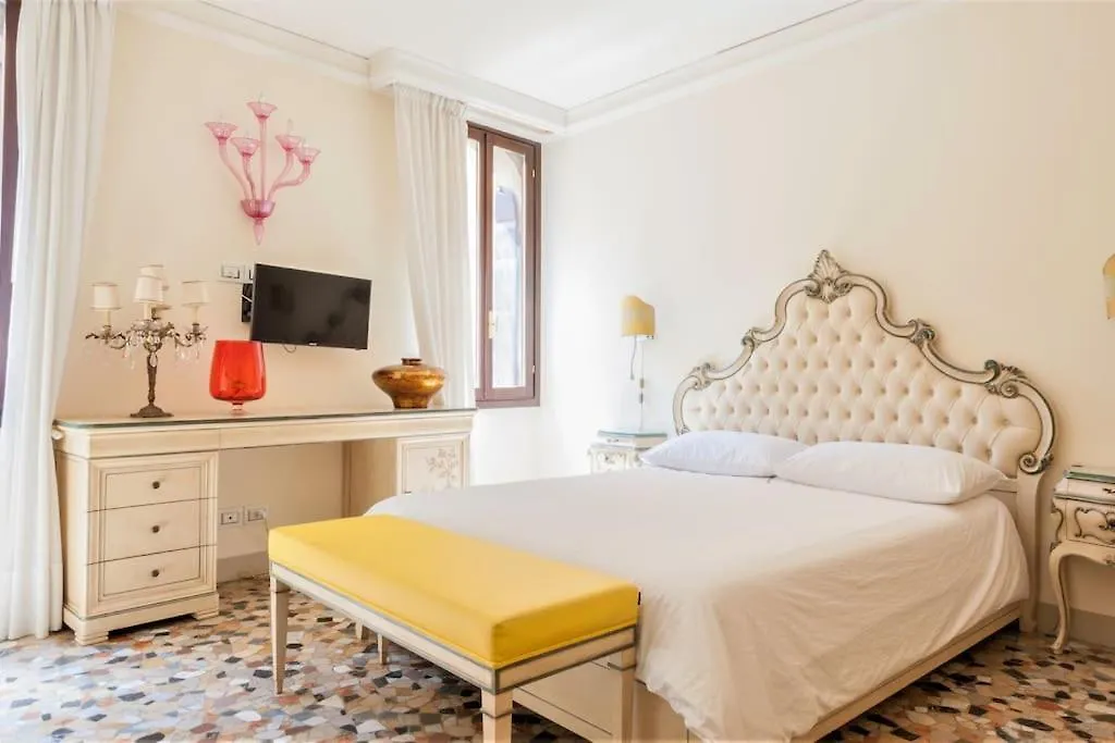 Ca' San Marco, Literally 20 Meters From San Marco Square! Venice Apartment