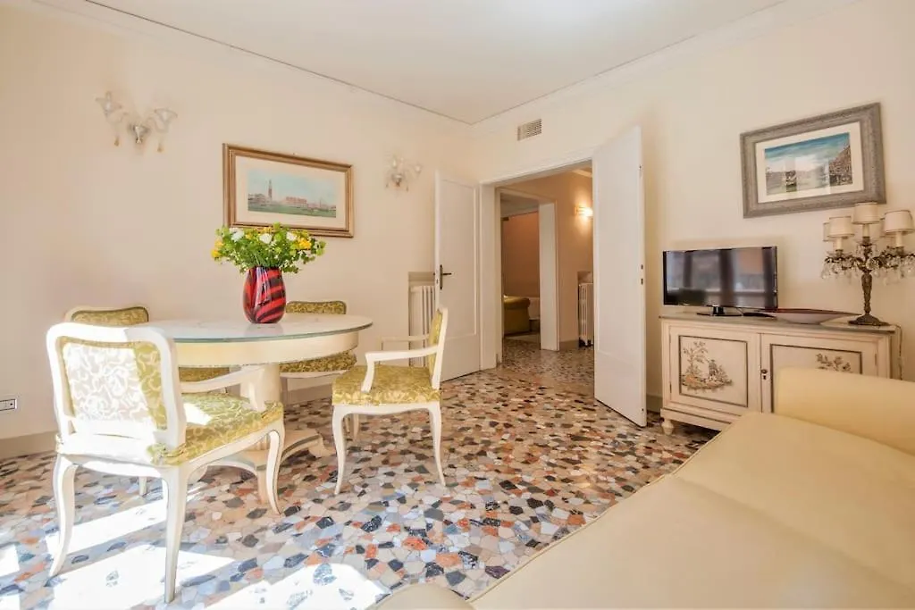 Apartment Ca' San Marco, Literally 20 Meters From San Marco Square! Venice